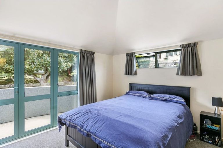 Photo of property in 1 Oak Grove, Mount Cook, Wellington, 6011