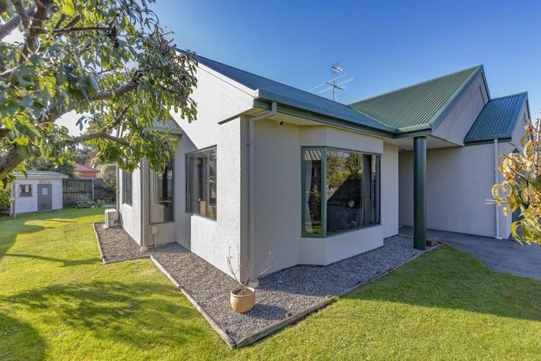 Photo of property in 4 Gibbs Drive, Woodend, 7610