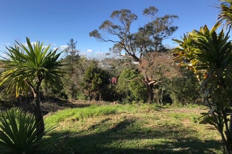 Photo of property in 32 Roick Parade, Glen Eden, Auckland, 0602