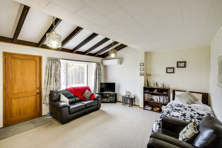 Photo of property in 2/64 Avondale Road, Taradale, Napier, 4112