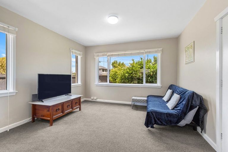 Photo of property in 89 Aorangi Road, Bryndwr, Christchurch, 8053