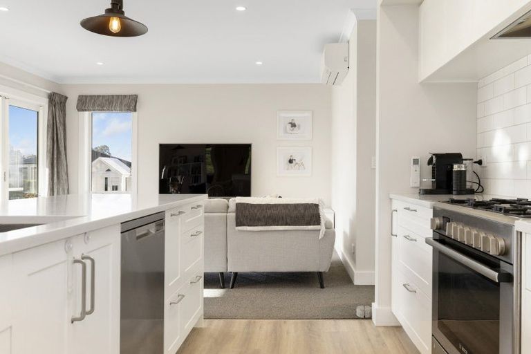 Photo of property in 7 Lochinvar Lane, Acacia Bay, Taupo, 3385