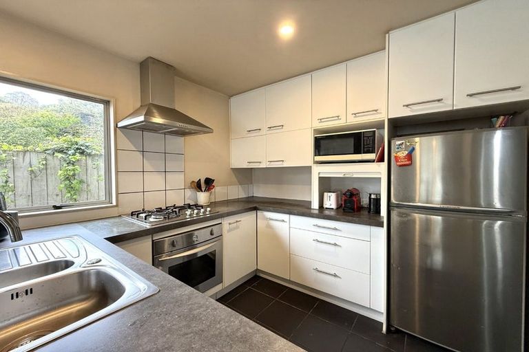 Photo of property in 36 Todman Street, Brooklyn, Wellington, 6021