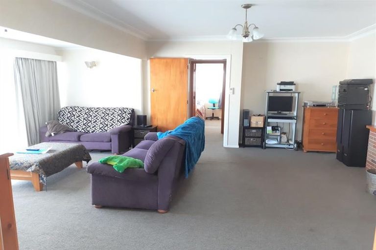 Photo of property in 17 Paterson Avenue, Pukekohe, 2120