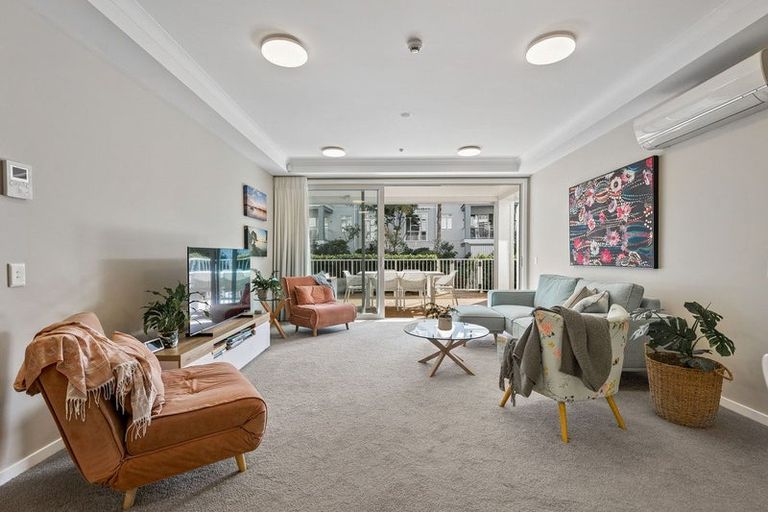 Photo of property in 215 Hibiscus Drive, Orewa, 0931