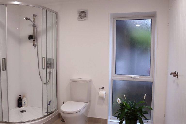 Photo of property in 18 Kauri Road, Waikanae, 5036