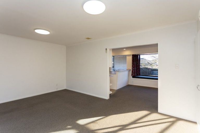 Photo of property in 3 Siska Place, Upper Riccarton, Christchurch, 8041