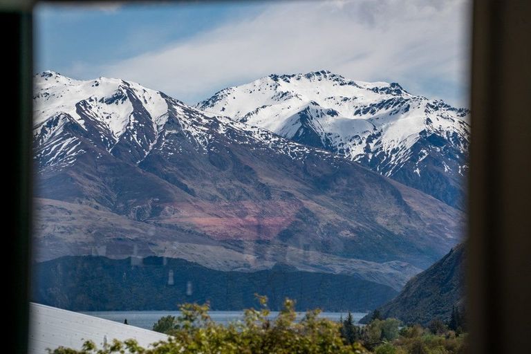 Photo of property in 37 Farrant Drive, Wanaka, 9305