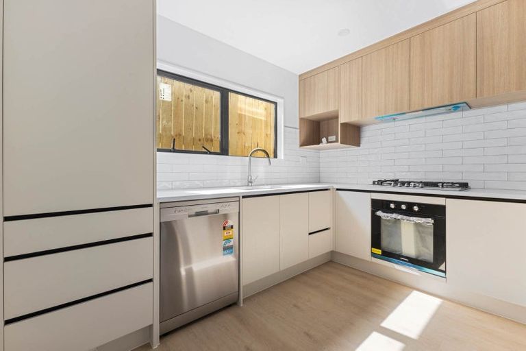 Photo of property in 31 Great South Road, Papatoetoe, Auckland, 2025