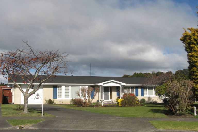 Photo of property in 13 D'arcy Place, Taradale, Napier, 4112