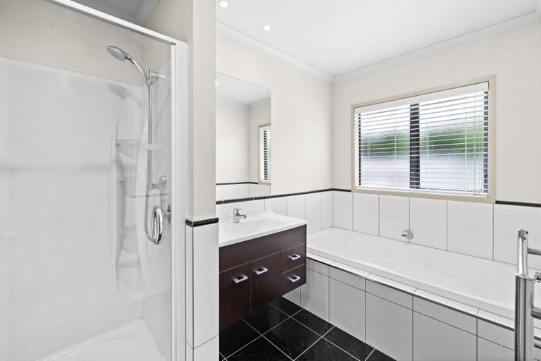 Photo of property in 323 Southland Place, Raureka, Hastings, 4120