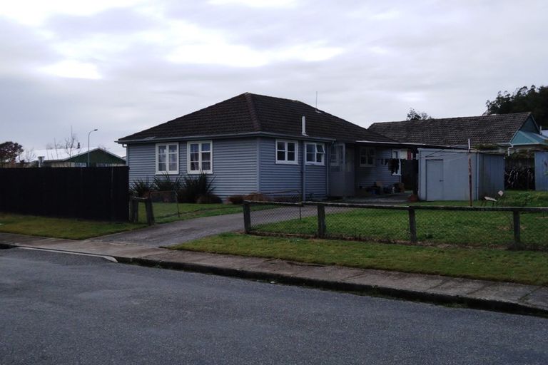 Photo of property in 2 Larsen Street, Westport, 7825