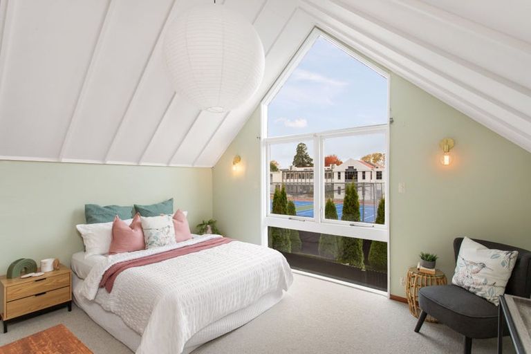 Photo of property in 2/24 Creyke Road, Ilam, Christchurch, 8041