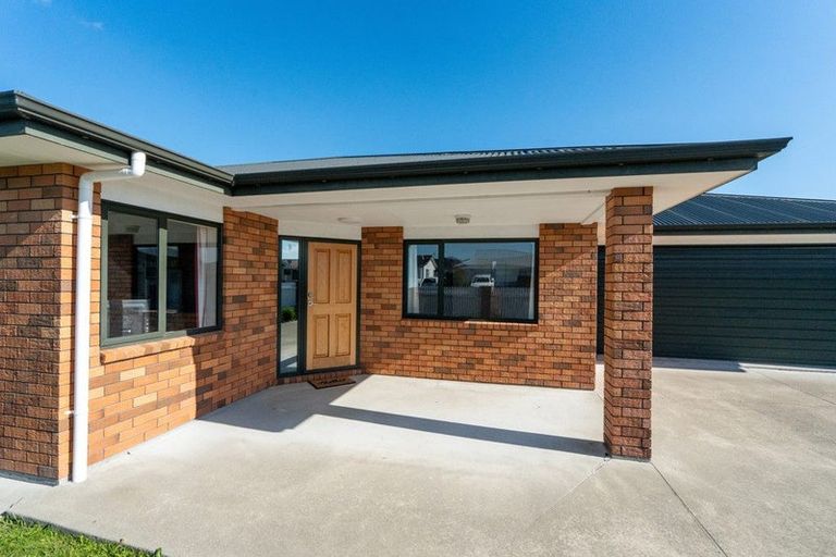 Photo of property in 83 Roberts Line, Kelvin Grove, Palmerston North, 4414