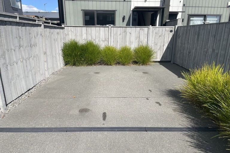 Photo of property in 8 Rauriki Lane, Rosehill, Papakura, 2113