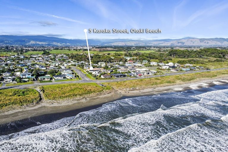 Photo of property in 5 Karaka Street, Otaki Beach, Otaki, 5512