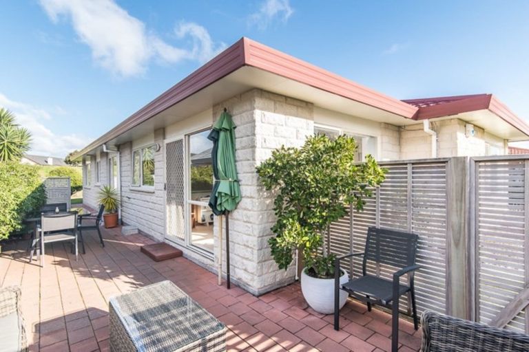 Photo of property in 19 Sunburst Court, Paraparaumu Beach, Paraparaumu, 5032