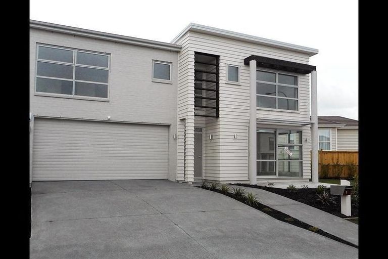 Photo of property in 4 Costa Viva Crescent, Karaka, Papakura, 2113