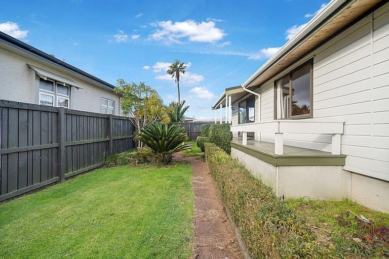 Photo of property in 247 Tukapa Street, Westown, New Plymouth, 4310