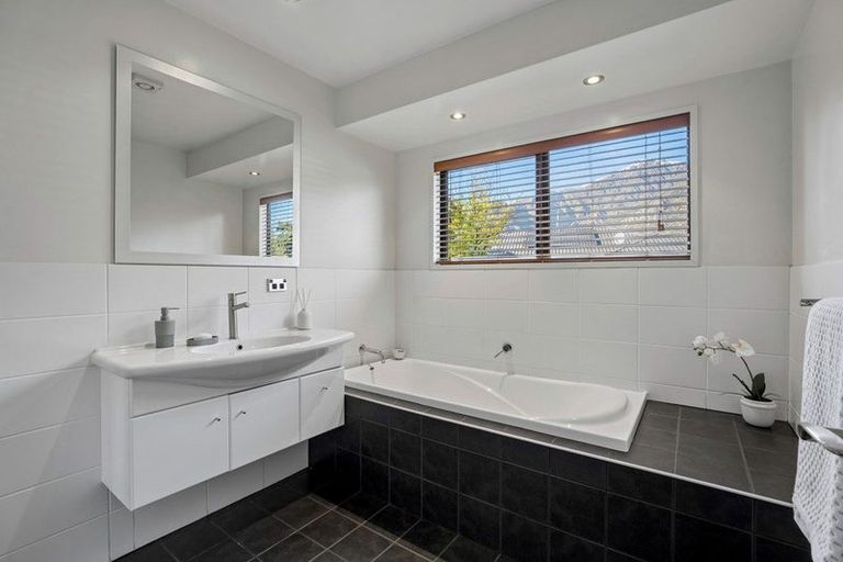 Photo of property in 20 Sylvan Street, Lake Hayes, Queenstown, 9304
