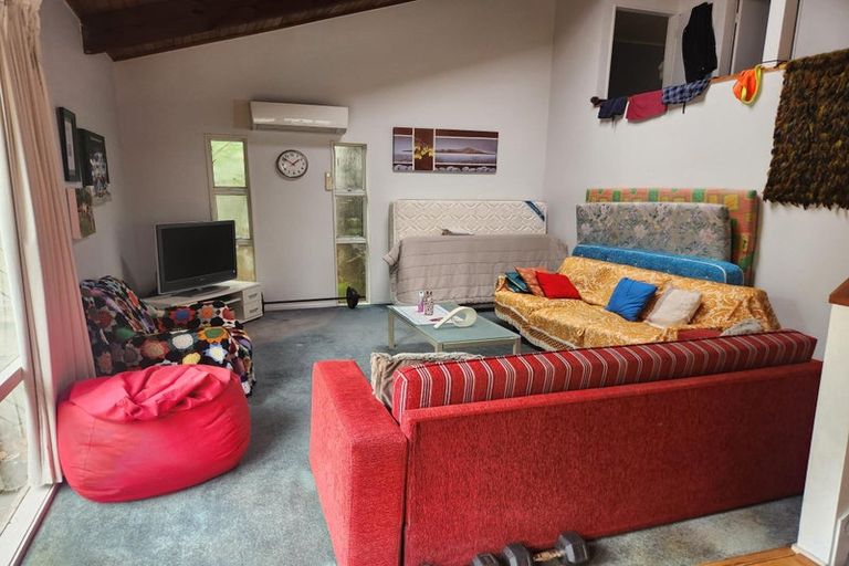 Photo of property in 220 Golf Road, Titirangi, Auckland, 0604