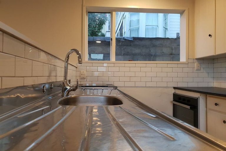 Photo of property in 2/106 Cargill Street, Dunedin Central, Dunedin, 9016