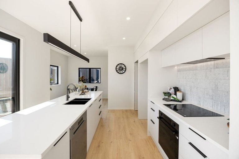 Photo of property in 37 Taahunui Rise, Peacocke, 3206