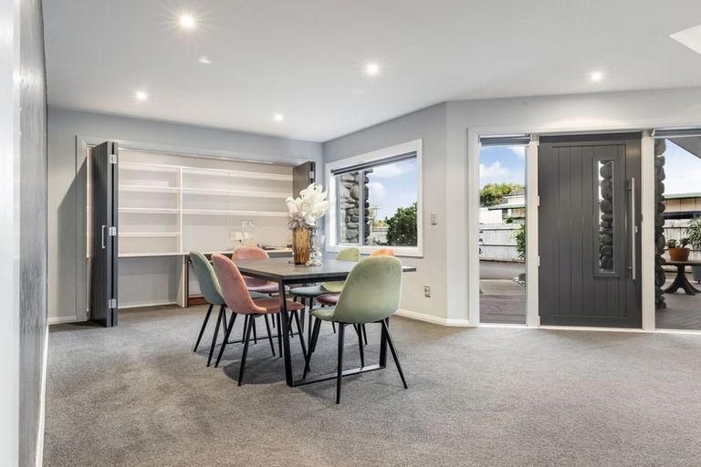Photo of property in 6a Queenwood Road, Levin, 5510