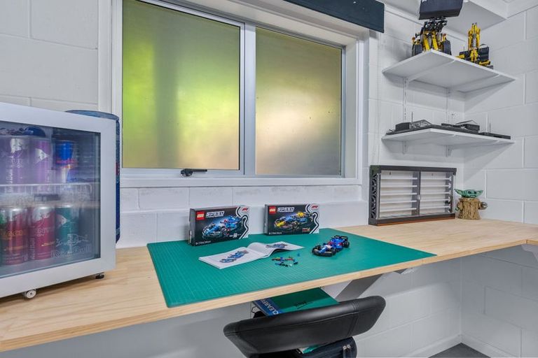 Photo of property in 1/14 Sunward Rise, Glenfield, Auckland, 0629