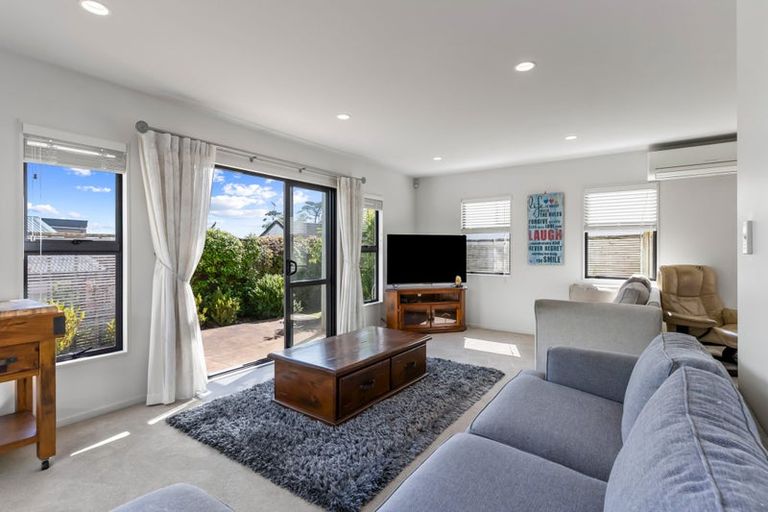 Photo of property in 3/64 Schnapper Rock Road, Schnapper Rock, Auckland, 0632