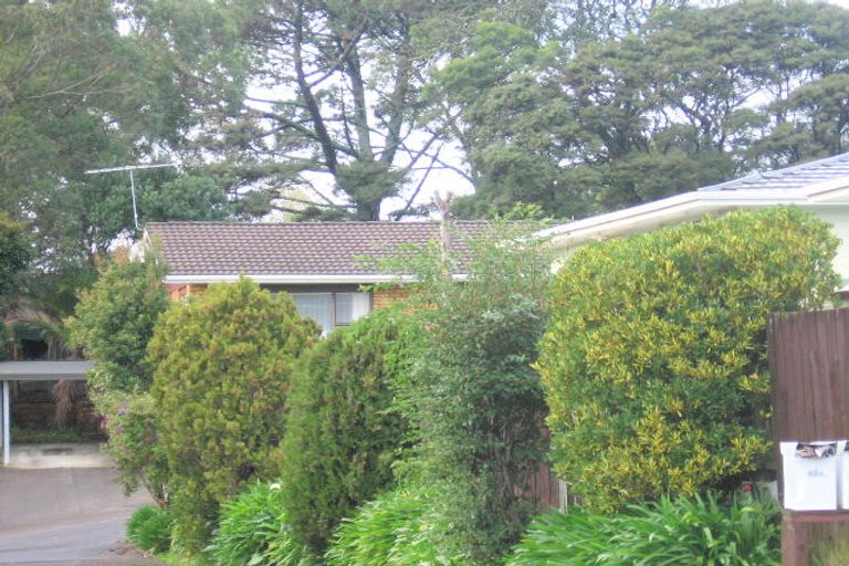 Photo of property in 48 Reynella Drive, Massey, Auckland, 0614