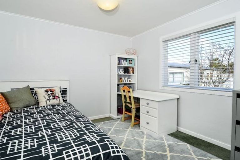 Photo of property in 420 Old Te Atatu Road, Te Atatu Peninsula, Auckland, 0610