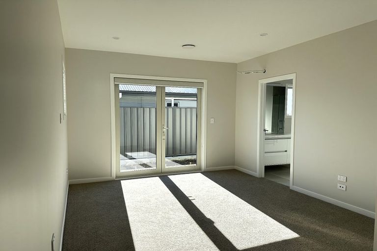 Photo of property in 10 George Yee Place, Taradale, 4112