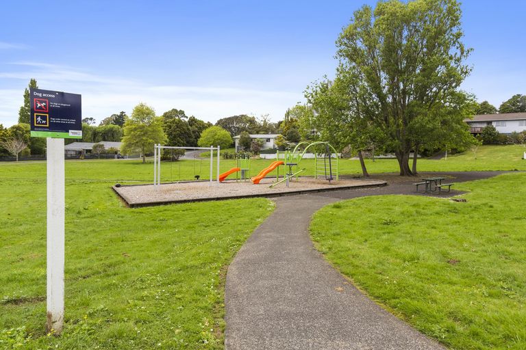 Photo of property in 14 Pitcher Place, Glen Eden, Auckland, 0602