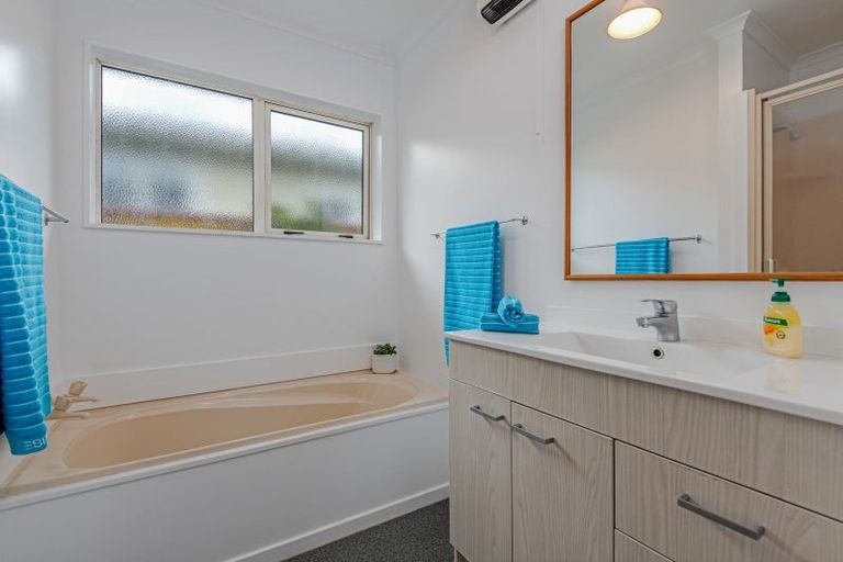 Photo of property in 7 Flint Street, Milson, Palmerston North, 4414