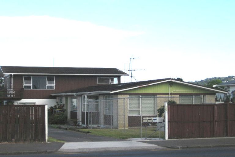 Photo of property in 2/3172 Great North Road, New Lynn, Auckland, 0600
