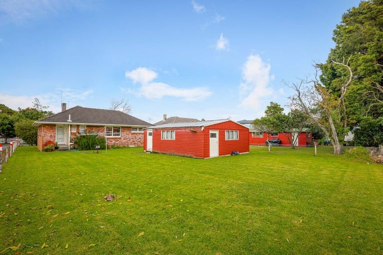 Photo of property in 35 Hereford Street, Te Atatu Peninsula, Auckland, 0610