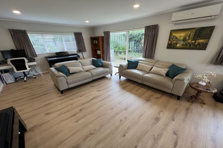 Photo of property in 5b Thurston Place, Bucklands Beach, Auckland, 2012
