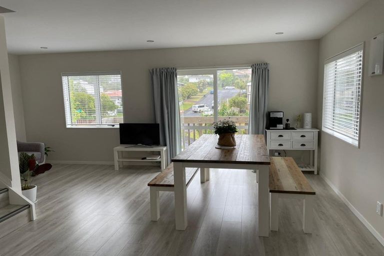 Photo of property in 10 Sequoia Place, Sunnynook, Auckland, 0620