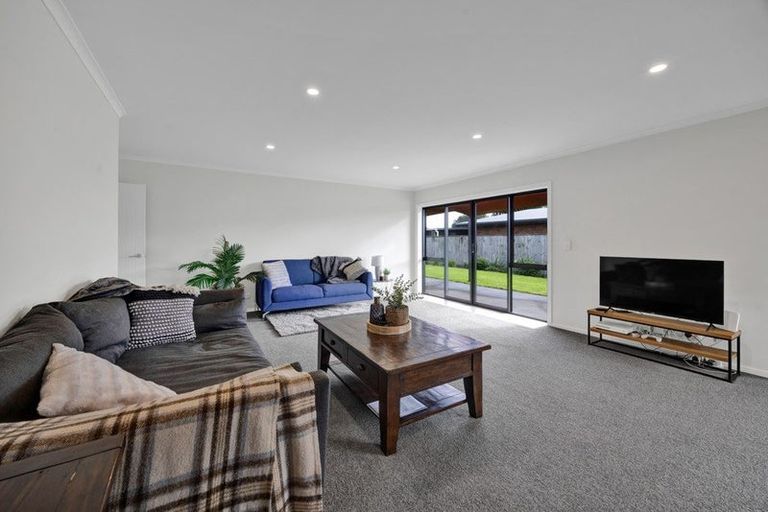 Photo of property in 37 Dillon Drive, Bell Block, New Plymouth, 4312