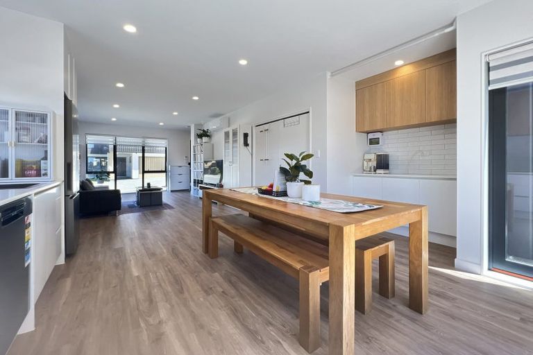 Photo of property in 1 Irwin Lane, Windsor Park, 0632