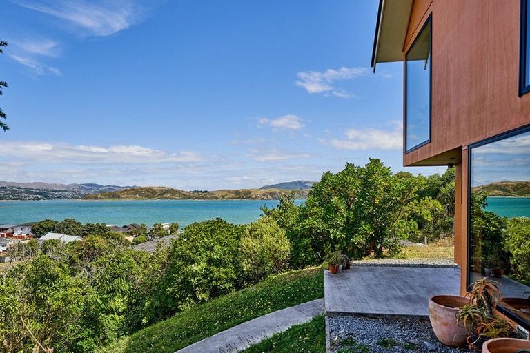 Photo of property in 13 Airlie Road, Plimmerton, Porirua, 5026