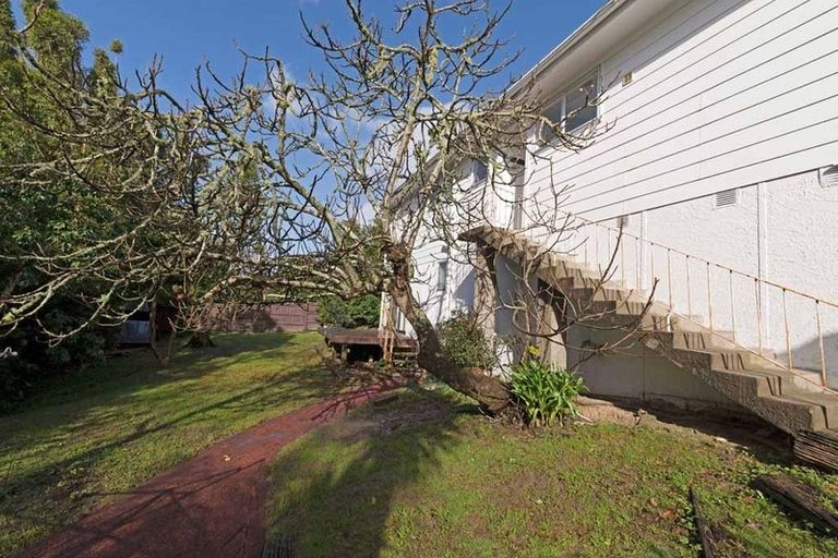 Photo of property in 104 Glendale Road, Glen Eden, Auckland, 0602