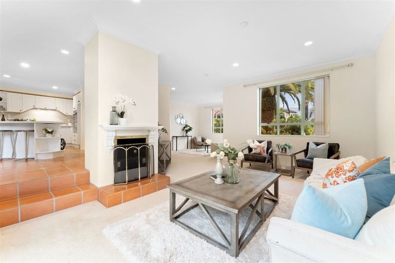 Photo of property in 19 Gilberd Place, Torbay, Auckland, 0630