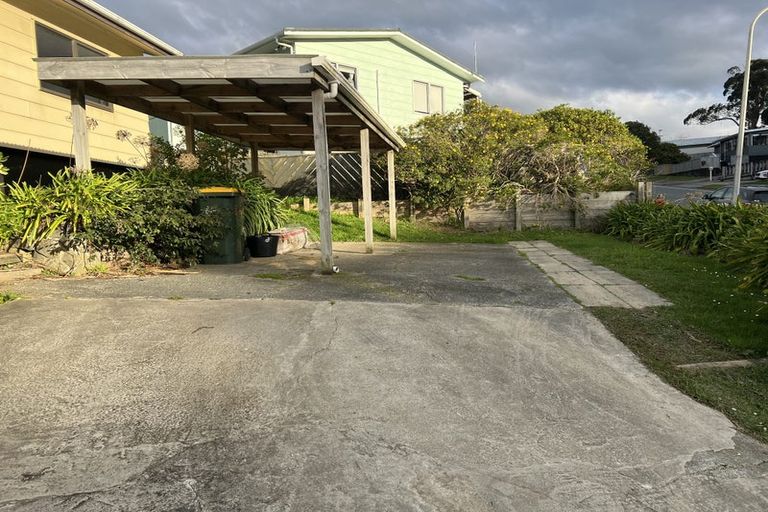 Photo of property in 68 Omapere Street, Whitby, Porirua, 5024