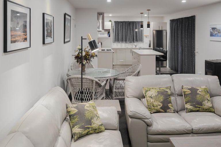 Photo of property in 10 Bute Street, Moeraki, 9482