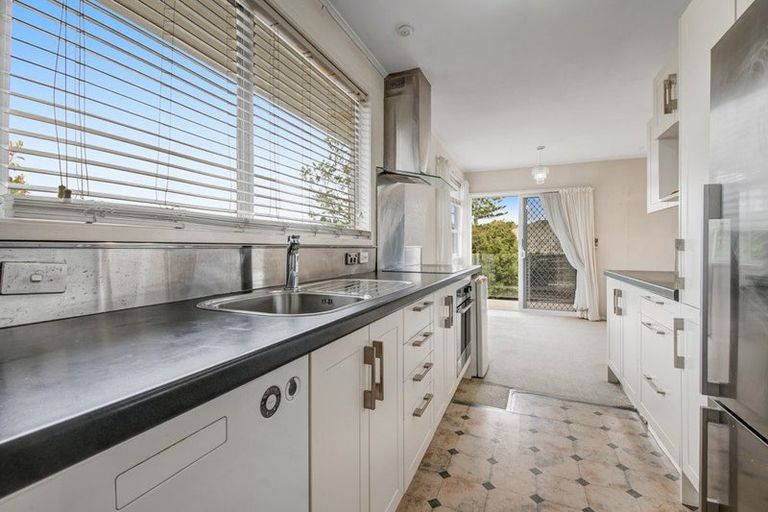 Photo of property in 36 Tonkin Drive, Sunnynook, Auckland, 0620