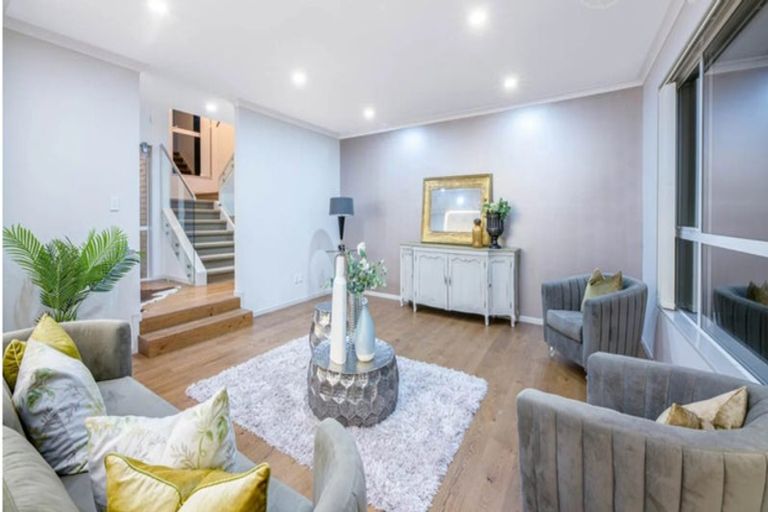 Photo of property in 72 Bur Oak Terrace, Schnapper Rock, Auckland, 0632