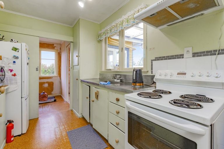 Photo of property in 96 Rosier Road, Glen Eden, Auckland, 0602