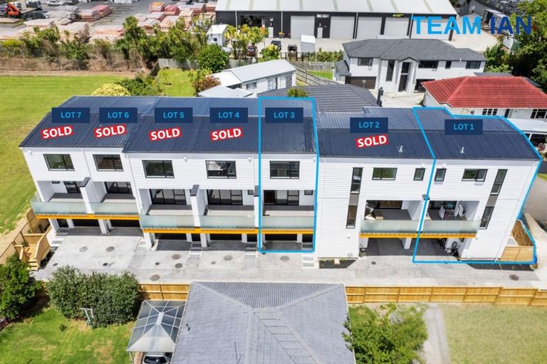 Photo of property in 3/68 Smythe Road, Henderson, Auckland, 0612